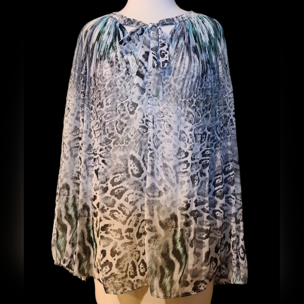Jennifer Lopez size 0X green top